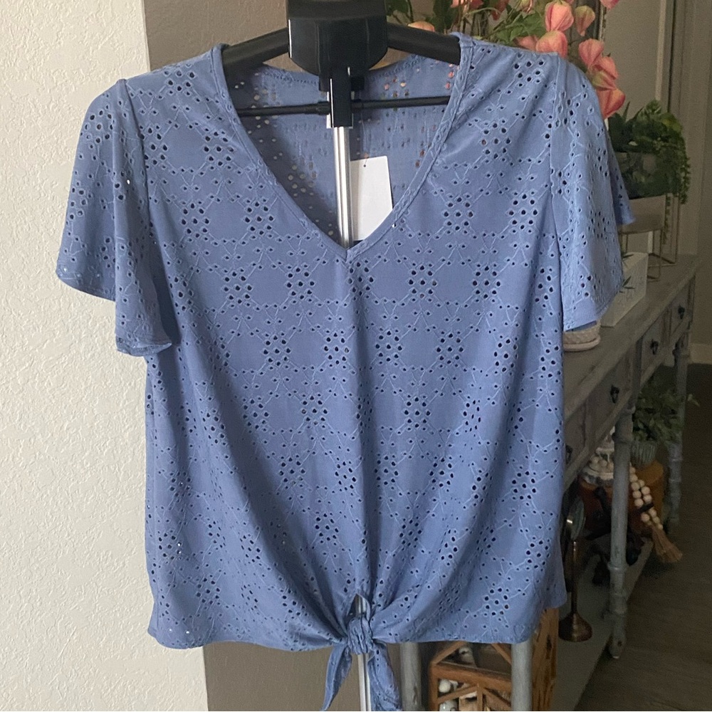 K & C Tie Front Top NWT